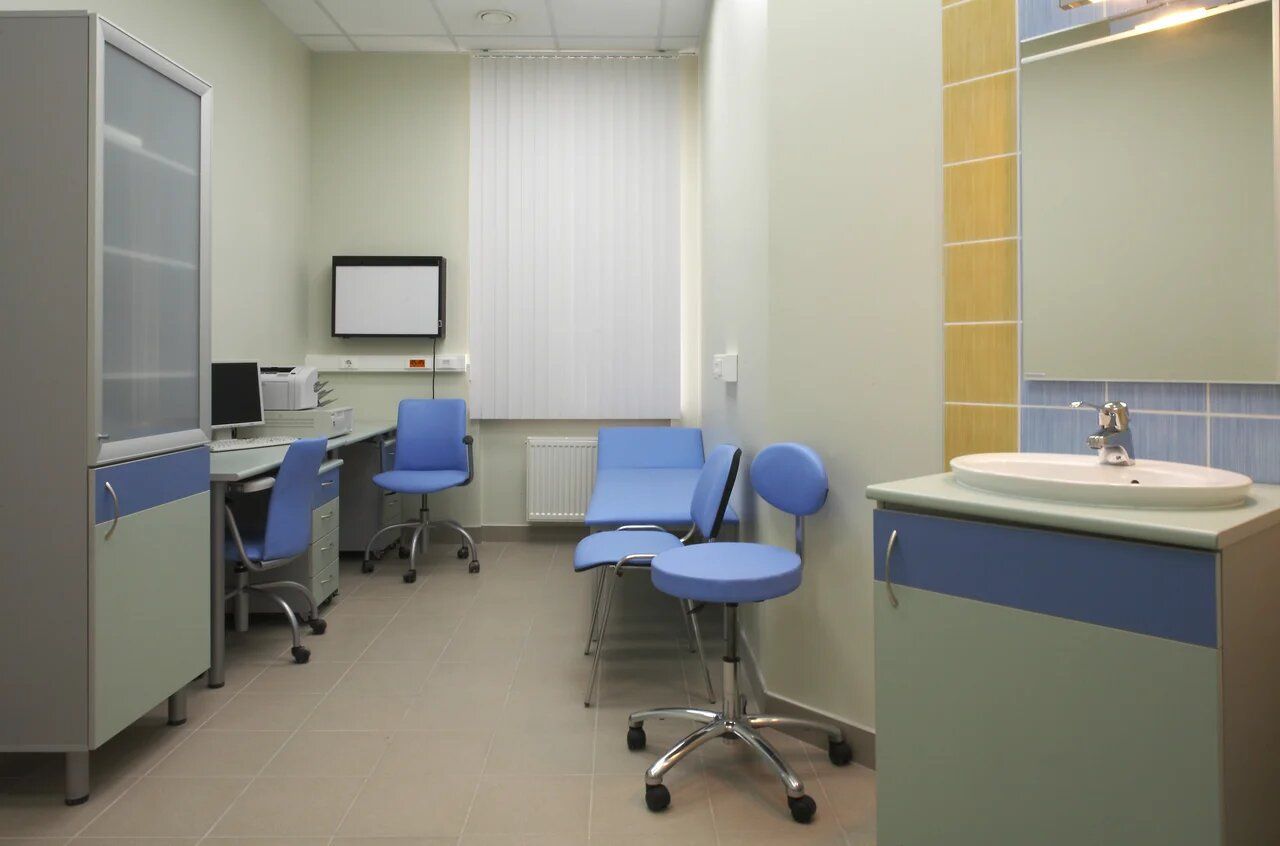 Как выбрать медицинскую мебель для поликлиник