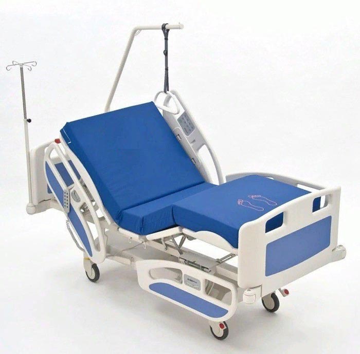 Кровать для пациента электрическая TATRA LIGHT с принадлежностями