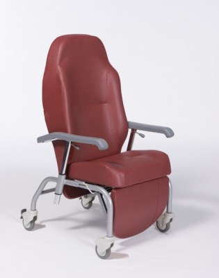 Медицинское кресло-стул повышенной комфортности Normandie на колесах
